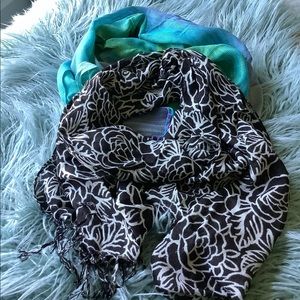 2 Scarves